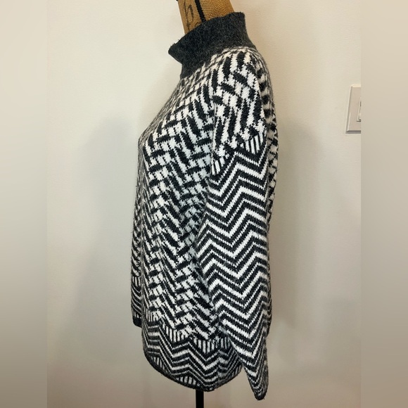 Mexx Oversized Knit Tunic Pullover Sweater Warm Angora Black White Size Small - Picture 5 of 12